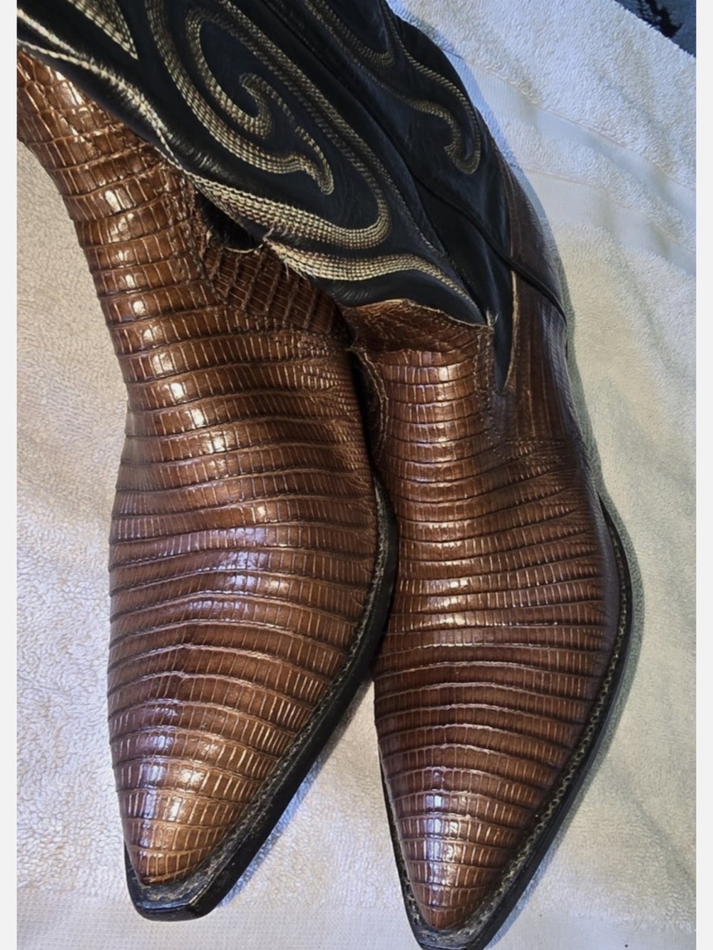 Larry Mahan Brown Lizard-Texture Pointed Toe Heeled Boots